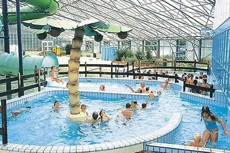 Datsja Baboeska מלון *